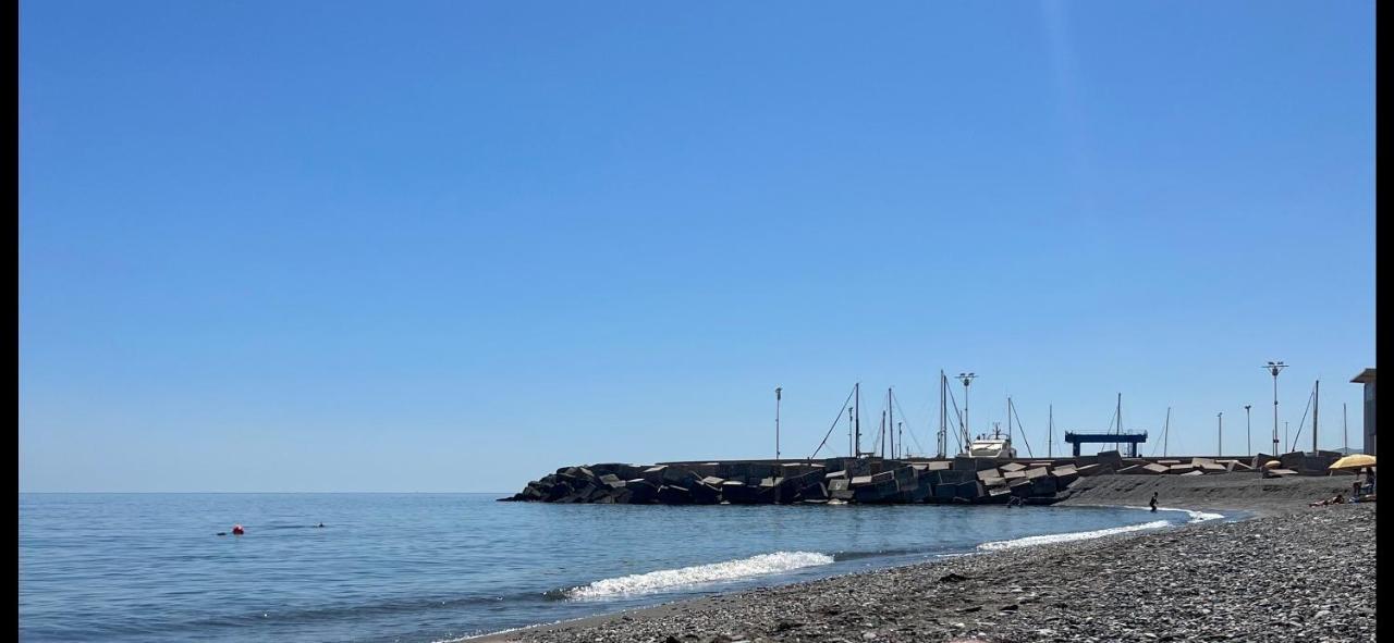 Apartamentos La Caleta Caleta De Velez Bagian luar foto